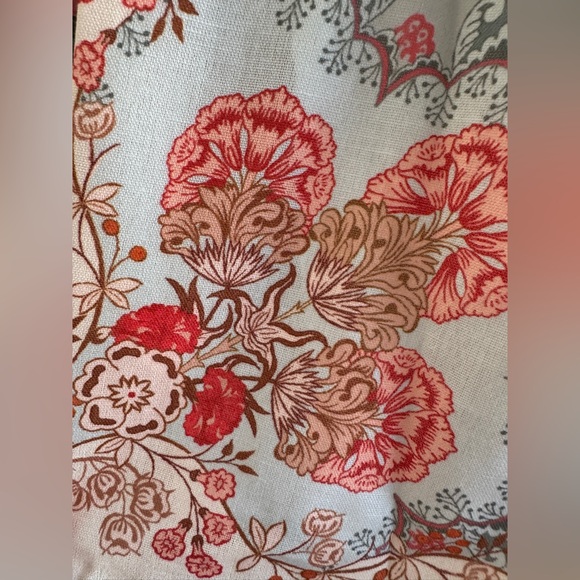 Designer-style Daylight Blouse and Shorts Set - Light Blue and Cream - Picture 15 of 16